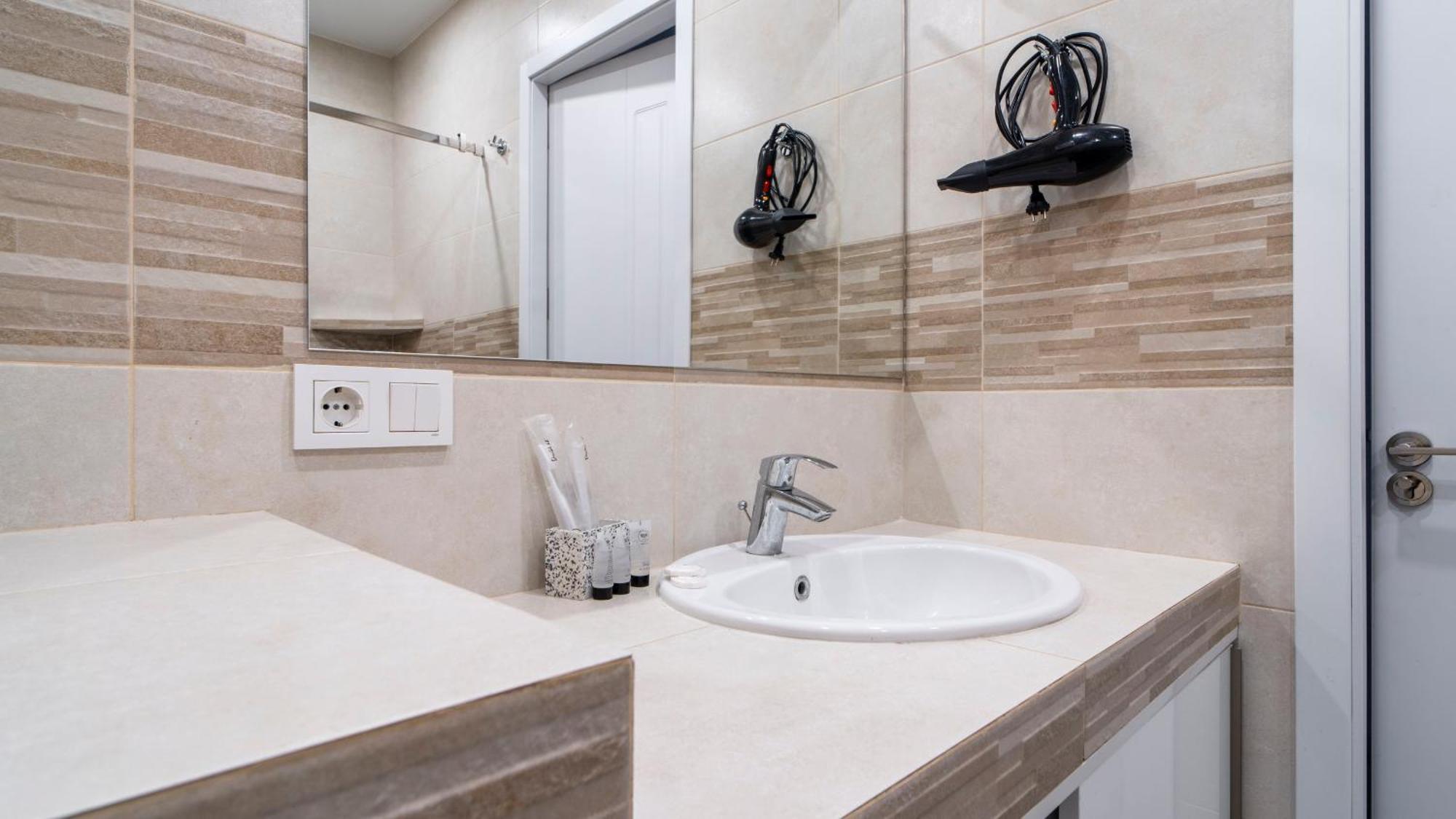 Cozy Apartment In The Heart Of Тбилиси Экстерьер фото