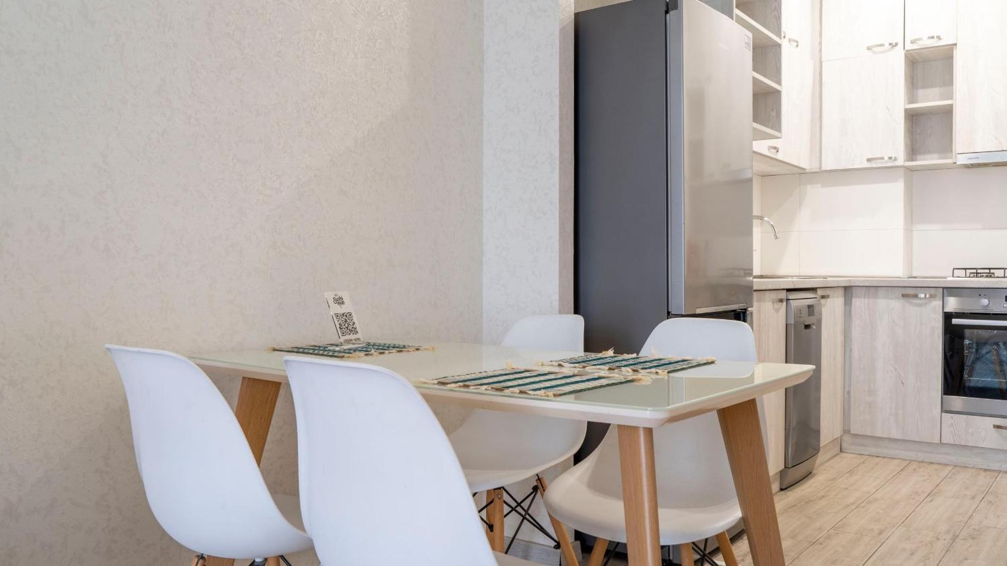 Cozy Apartment In The Heart Of Тбилиси Экстерьер фото