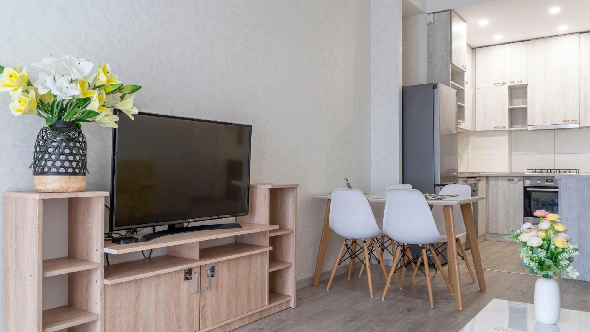 Cozy Apartment In The Heart Of Тбилиси Экстерьер фото