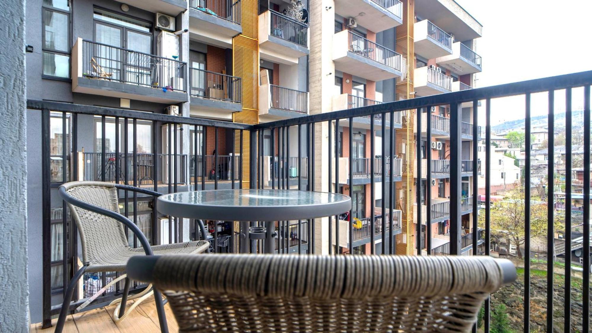 Cozy Apartment In The Heart Of Тбилиси Экстерьер фото